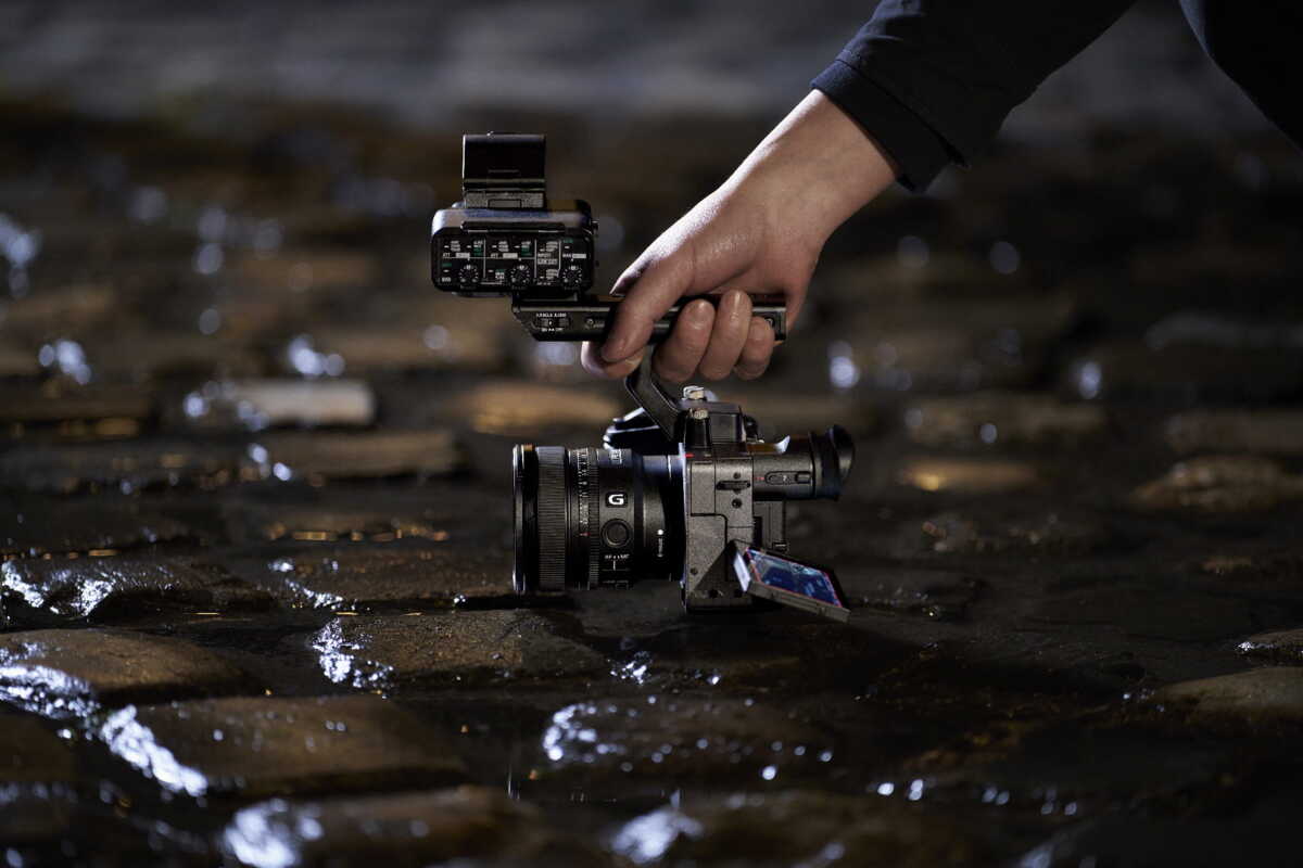 Kamera Sony FX2 + uchwyt XLR - ILME-FX24 Kamera Sony FX2 + uchwyt XLR - ILME-FX24