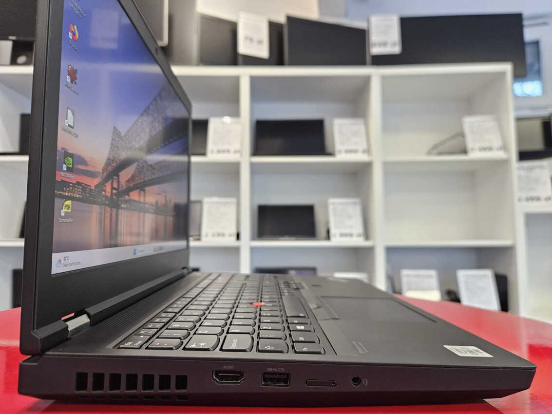 Lenovo ThinkPad P15 G1 15,6" i9-10885H 32GB RAM 512GB SSD nVidia Quadro RTX 4000 8GB IPS WIN 11 Pro1 Lenovo ThinkPad P15 G1 15,6" i9-10885H 32GB RAM 512GB SSD nVidia Quadro RTX 4000 8GB IPS WIN 11 Pro1