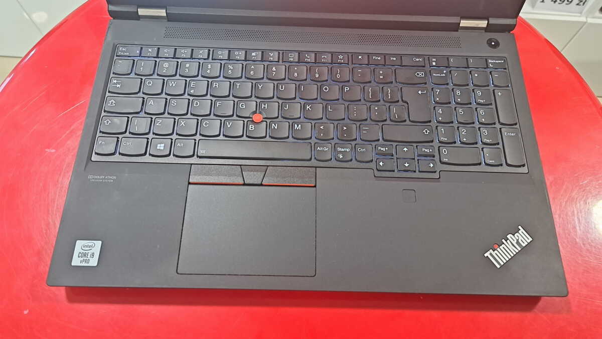 Lenovo ThinkPad P15 G1 15,6" i9-10885H 32GB RAM 512GB SSD nVidia Quadro RTX 4000 8GB IPS WIN 11 Pro1 Lenovo ThinkPad P15 G1 15,6" i9-10885H 32GB RAM 512GB SSD nVidia Quadro RTX 4000 8GB IPS WIN 11 Pro1