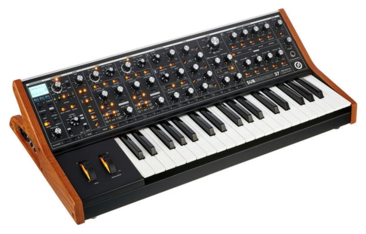 Moog Subsequent 37 Moog Subsequent 37