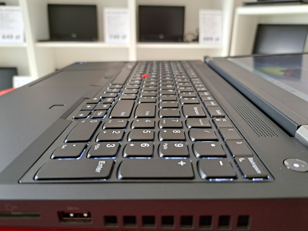 NOWY Lenovo ThinkPad P15 G2 15,6" Xeon W-11855M 16GB RAM 512GB SSD nVidia T1200 IPS Full HD LTE WIN 11 Pro2 NOWY Lenovo ThinkPad P15 G2 15,6" Xeon W-11855M 16GB RAM 512GB SSD nVidia T1200 IPS Full HD LTE WIN 11 Pro2