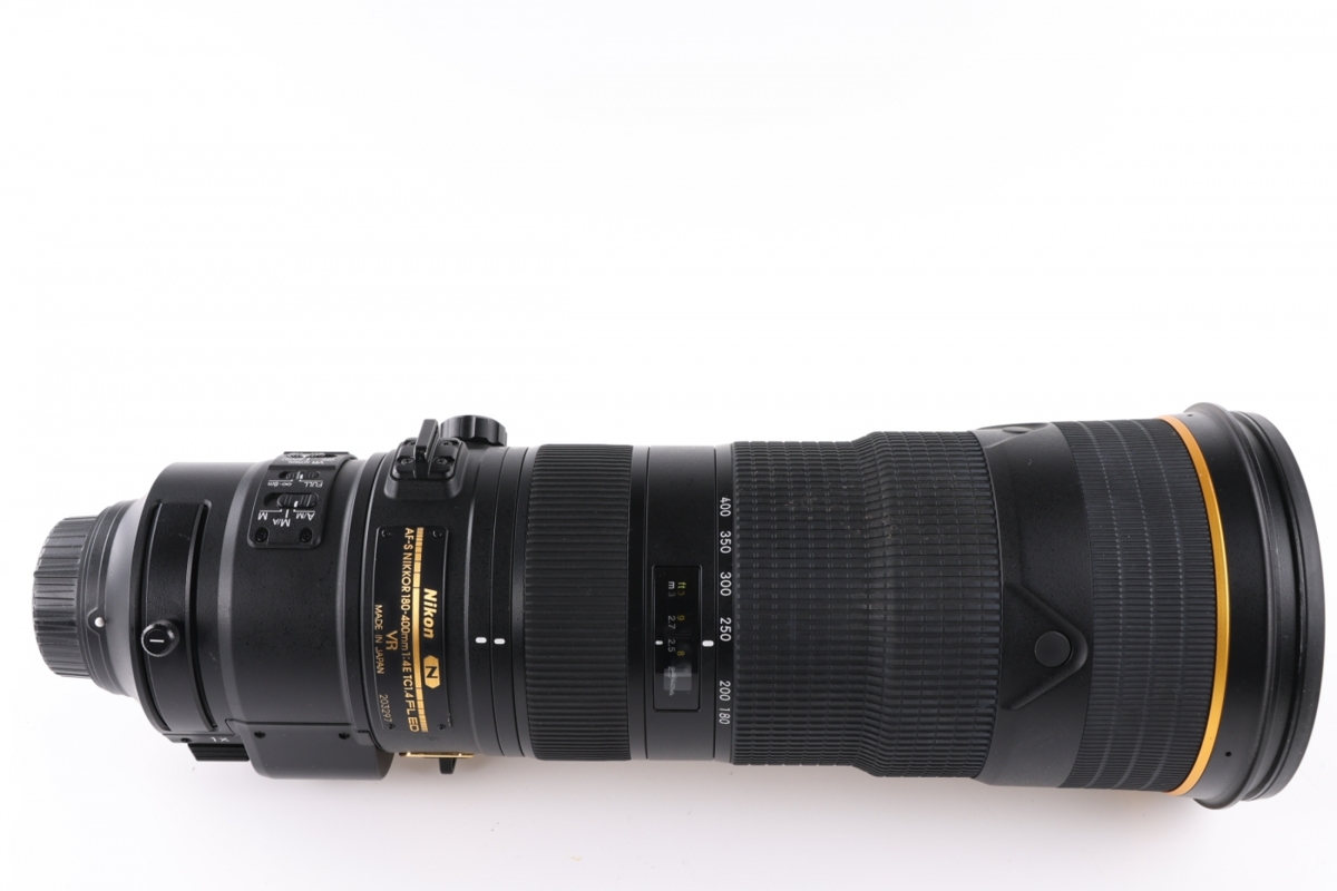 Nikkor 180-400mm f/4 AF-S E + TC1.4 FL ED VR8 Nikkor 180-400mm f/4 AF-S E + TC1.4 FL ED VR8