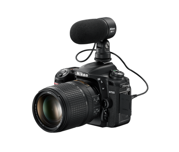 Nikon D7500 AF-S 18-140mm f3.5-5.6 G ED DX VR0
