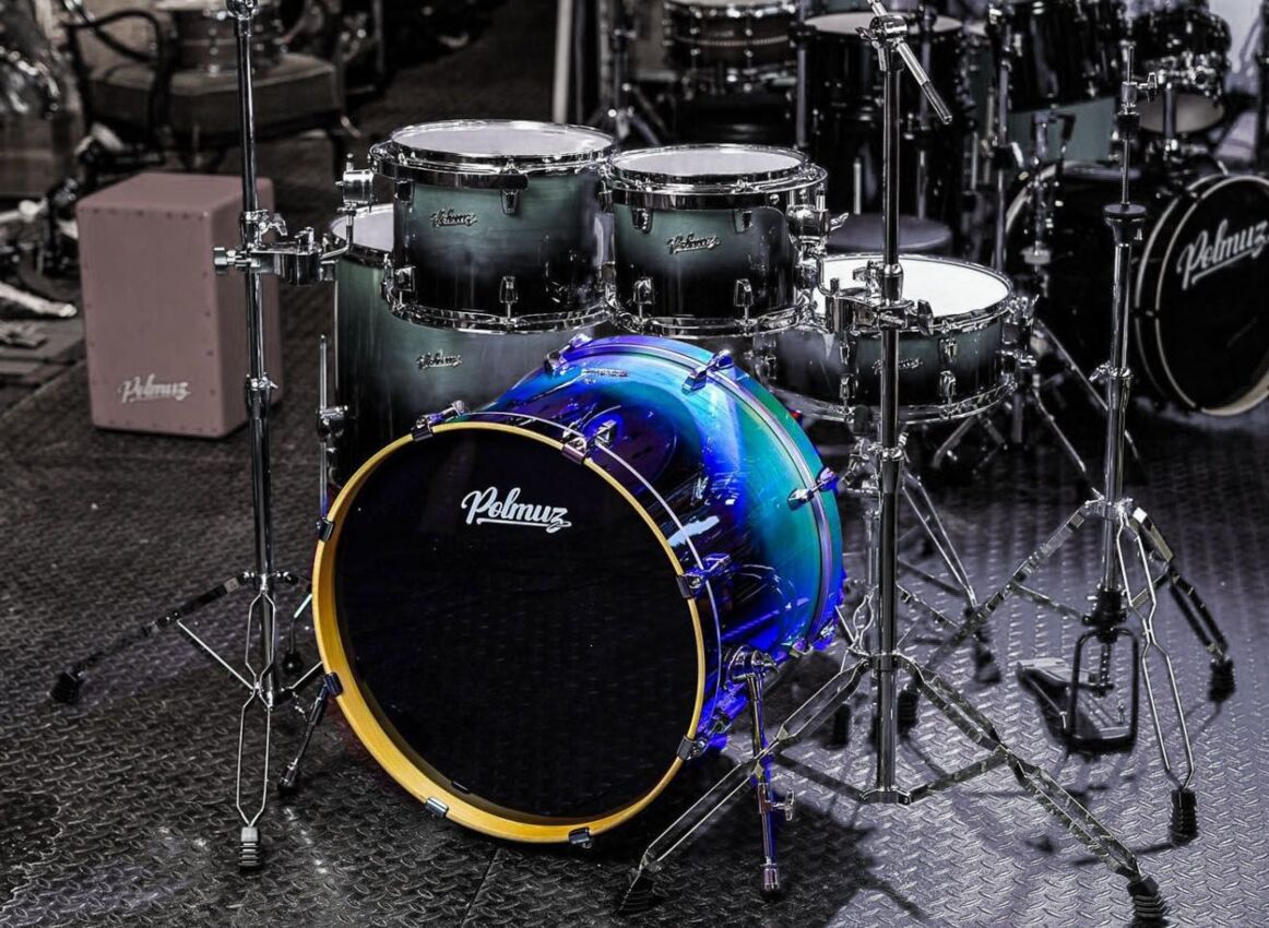 Polmuz Birch Model 3 Bass Drum 22x18 Blue to Black Fade1 Polmuz Birch Model 3 Bass Drum 22x18 Blue to Black Fade1