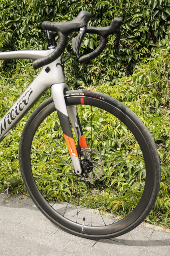 Wilier cento1 hybrid 105 di2 m grey / black / orange; matt1 Wilier cento1 hybrid 105 di2 m grey / black / orange; matt1