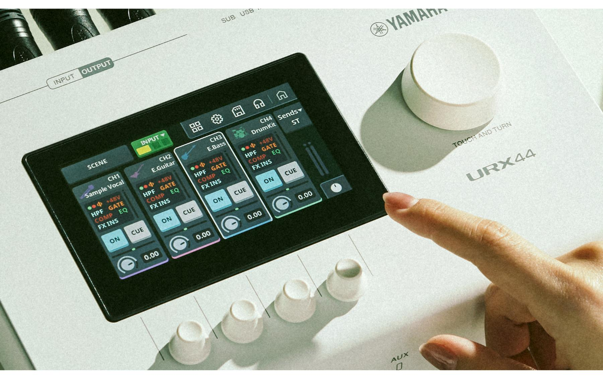 Yamaha URX44 WH Interfejs audio6 Yamaha URX44 WH Interfejs audio6